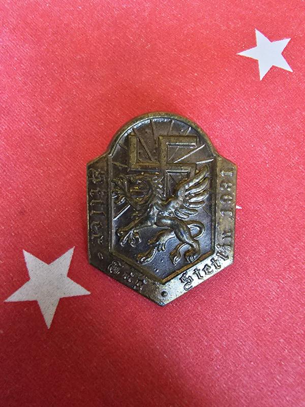 WW2 German Tinnie Rare Early 1931 Hitler Tag Event Badge